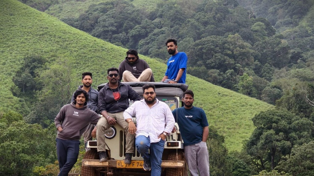4x4 Safari Group on Sathram Border Ridge
