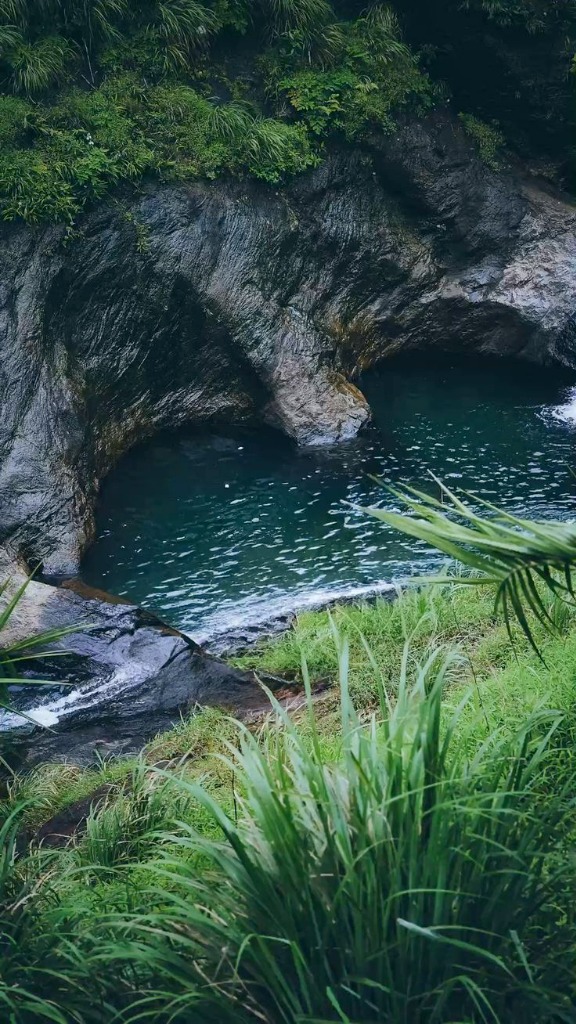 Wagamon Hidden Emerald Rock Pool and Canyon Gorge